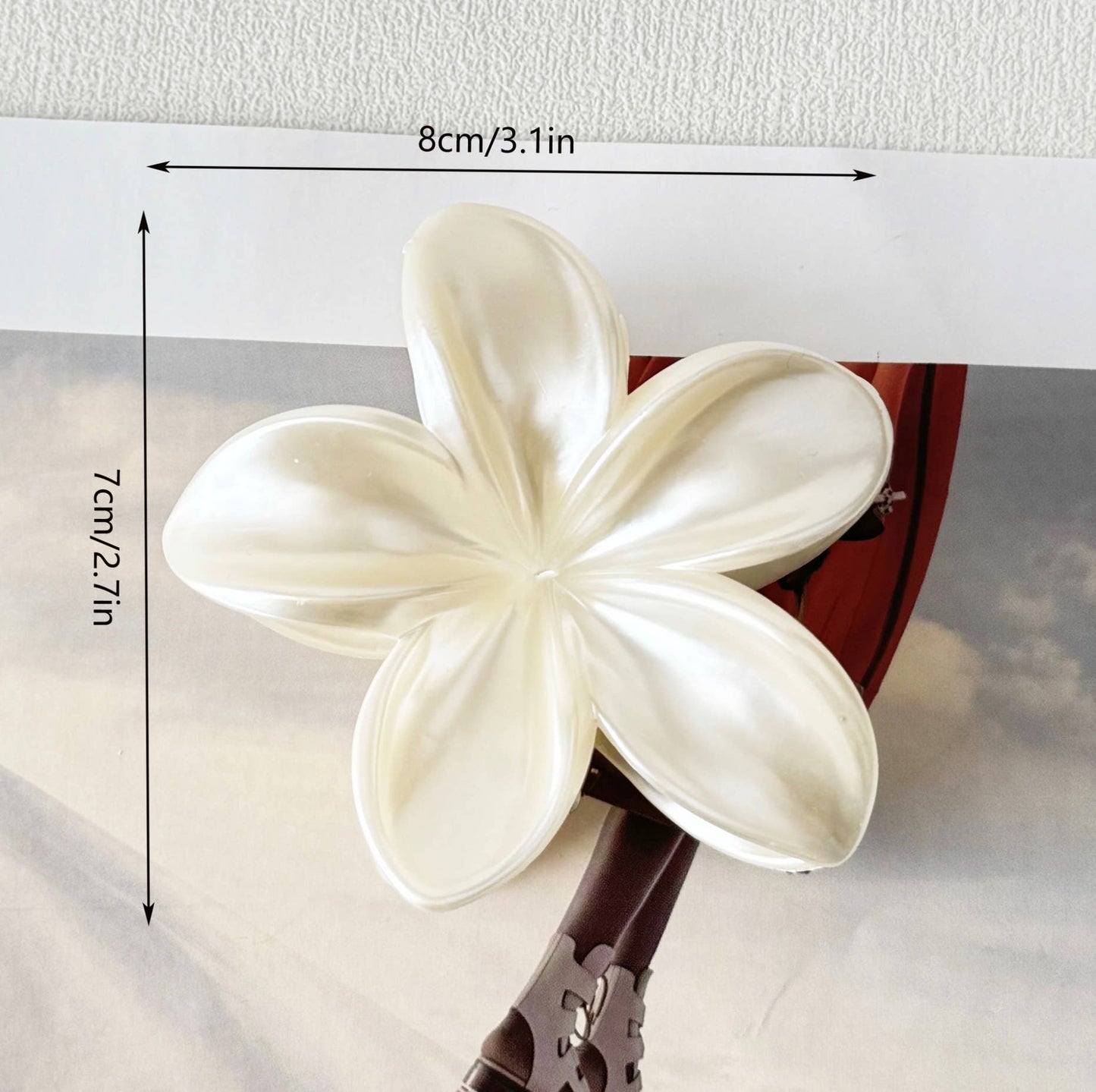 Glossy Plumeria Hair Claws