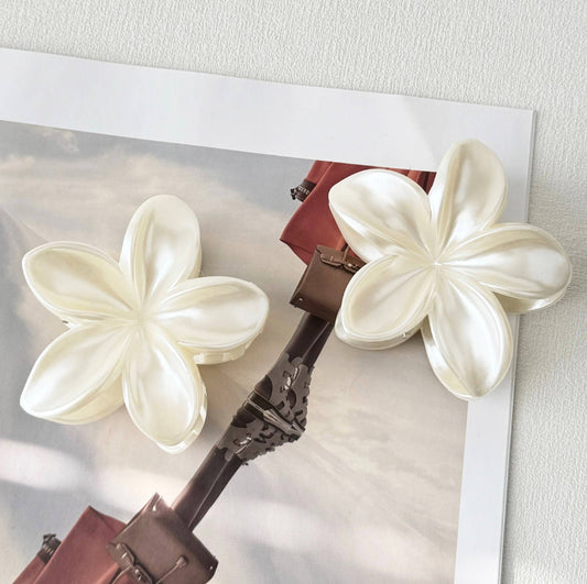 Glossy Plumeria Hair Claws